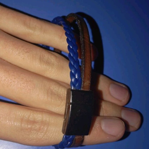 Men's leather bracelet new with magnetic clasp blue and brown