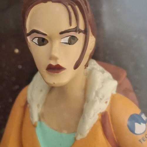 Lara Croft Tomb Raider Atlas Edition 2005 figure new