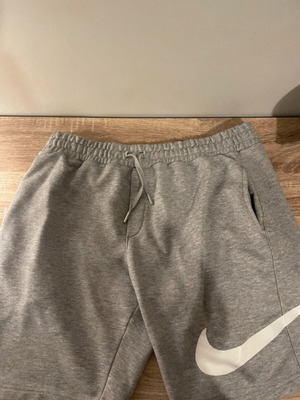 Nike shorts like new, gray, size L
