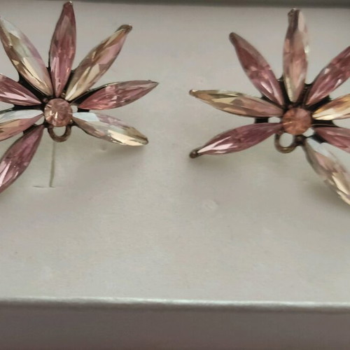 Totem earrings like new, pink and gold