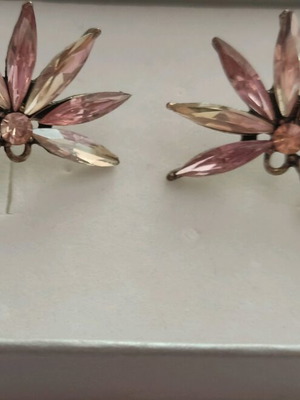 Totem earrings like new, pink and gold