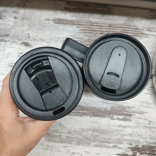 Set of 2 used cups, plastic and thermos, Jumbo brand