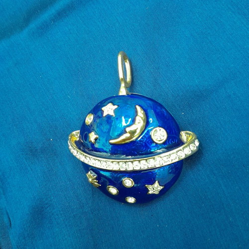 Enamel and zirconia pin like new, 90s pendant style