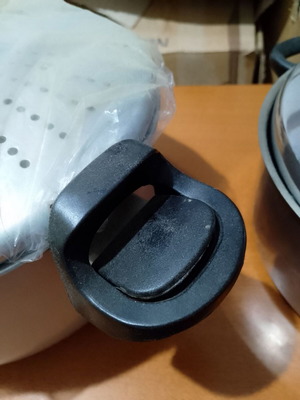 Pot with strainer lid