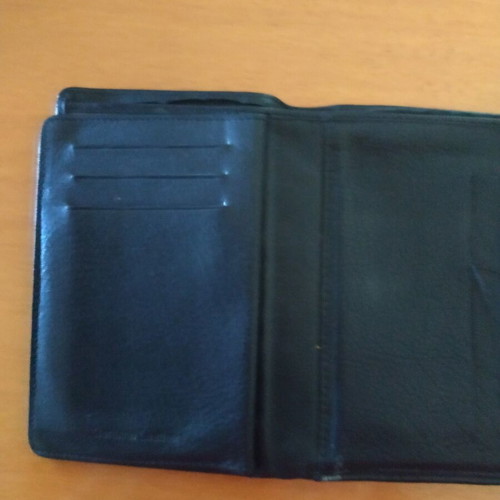 Women's leather wallet used, black with many compartments