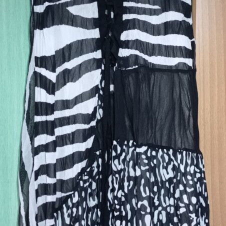 Women's summer dress black and white, size large, like new