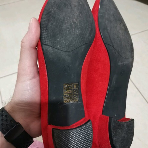 Low heel pumps size 40 like new