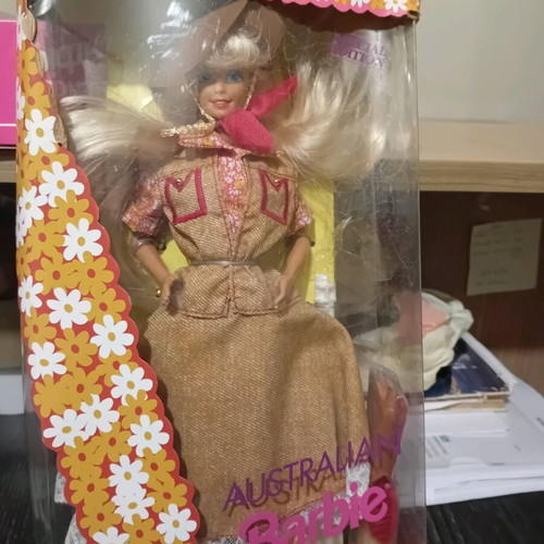 Barbie DOTW Australia new in excellent condition