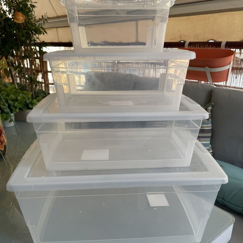 Plastic storage boxes with lids 2LT, 4LT, 6LT, 15LT like new set of four