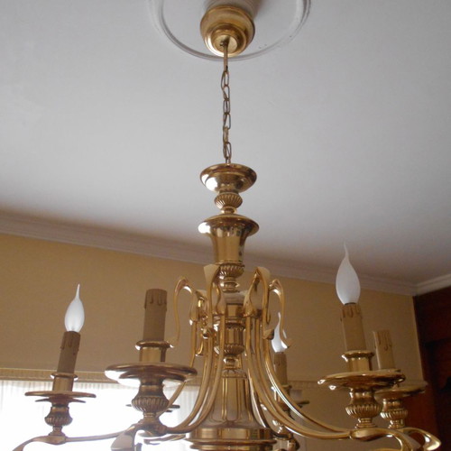 Living room chandelier used, six bulbs