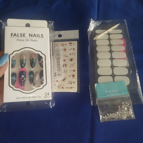 Press on Nails manicure care set with nail art accessories