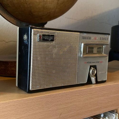 Sanyo Eight Transistor All Wave Super 8TR Deluxe radio used, 1959