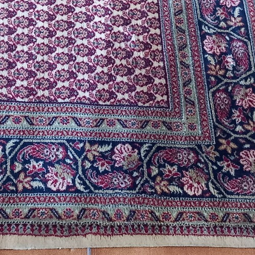 Roubayat Persian rug used, 2.74 x 1.98 m, classic design