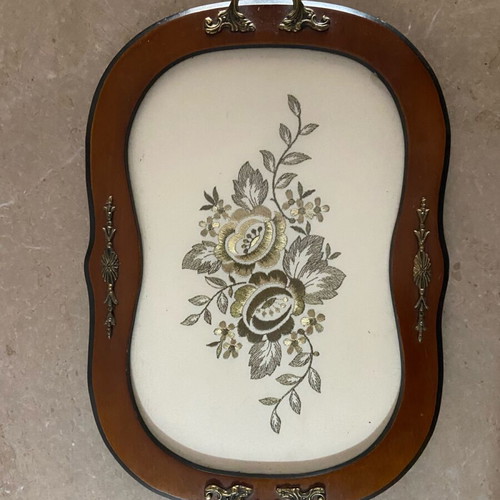Tray with embroidered flowers like new, traditional