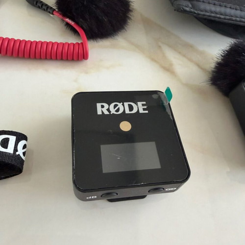Rode Wireless Go microphone new with carrying case