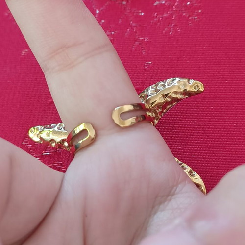 Starfish ring like new with blue marble effect and gold details