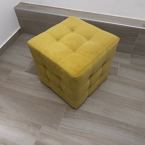 Cube stool like new, 45cm x 45cm x 45cm
