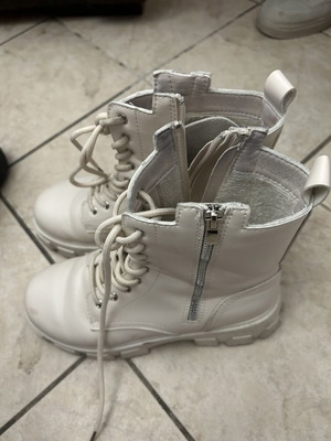 Boots size 39 new
