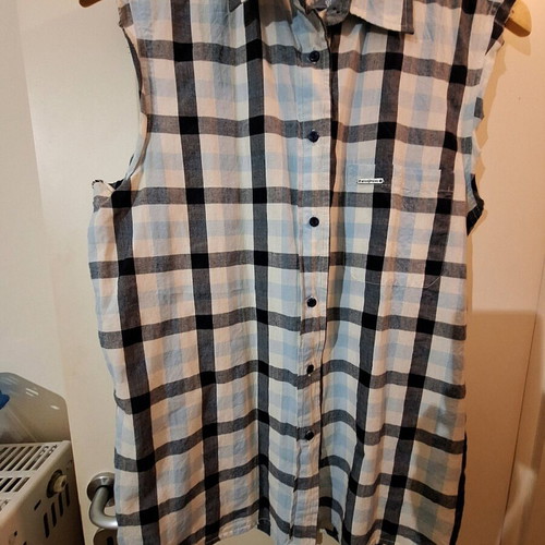 Attrattivo sleeveless checkered shirt like new, size M, white and blue