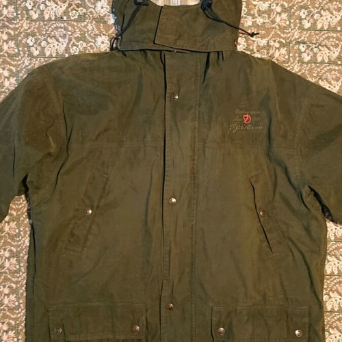 Fjallraven lightweight waterproof jacket XL like new