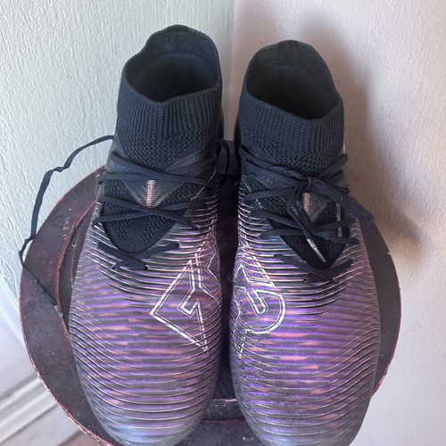 Puma Future 8pro football boots, black and purple, size 42.5