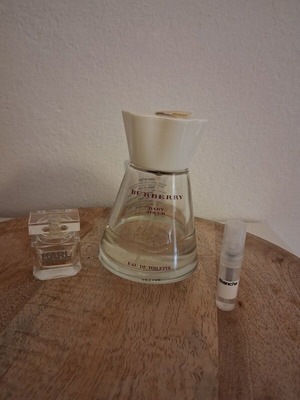 Burberry Baby Touch Eau de Toilette, άρωμα Karl Lagerfeld, δώρο δείγμα Byredo Blanche