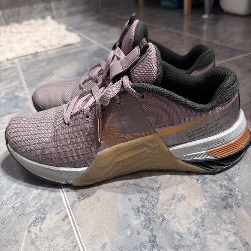 Nike Women's Training Metcon 8 Shoes like new, purple, size 39