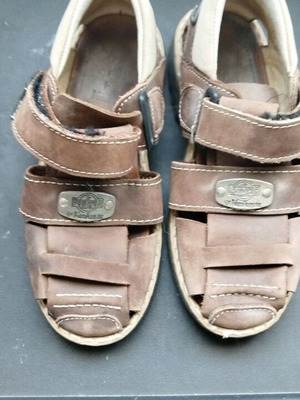Barcode kids shoes beige like new, size 31