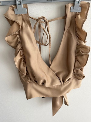 Crop Top with Ruffles On Line size S like new, beige