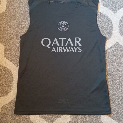 PSG sleeveless training top, size Medium