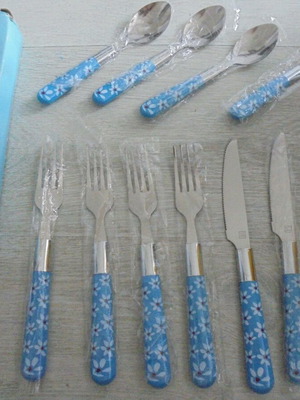 Yves Rocher Cutlery Set like new, 12 pieces with floral handles