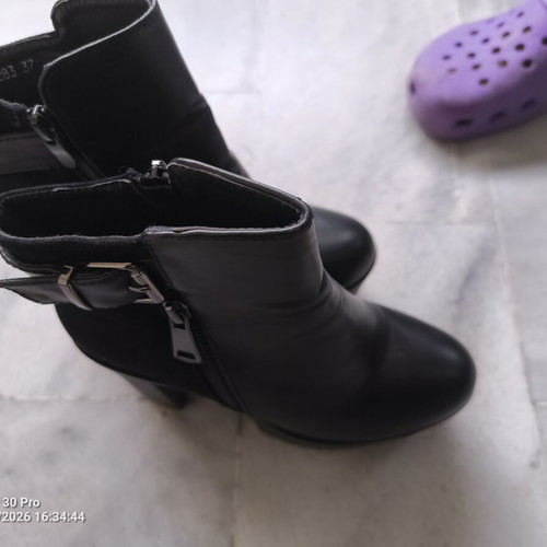Sophi black boots size 37 like new