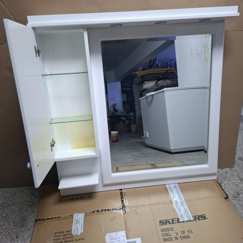 Bathroom mirror used