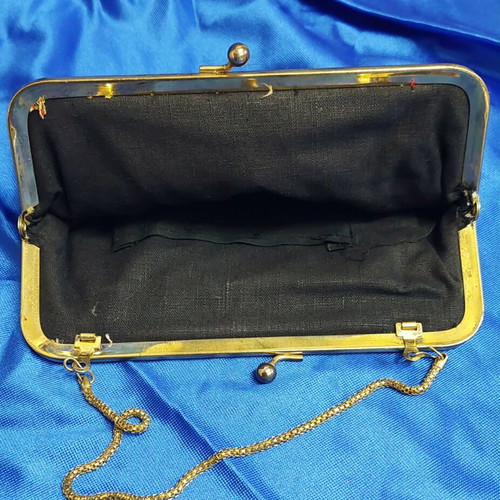 Handbag like new, embroidered vintage 1950s style
