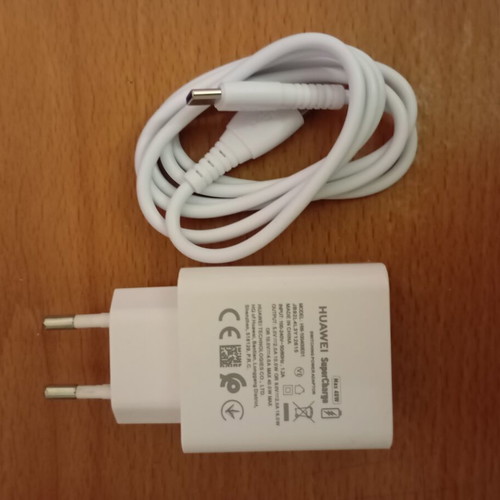 Huawei Super Fast Charger with Cable
