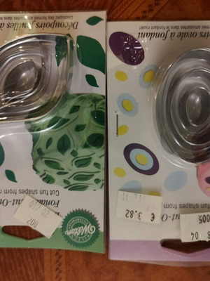 Fondant tools and materials set new