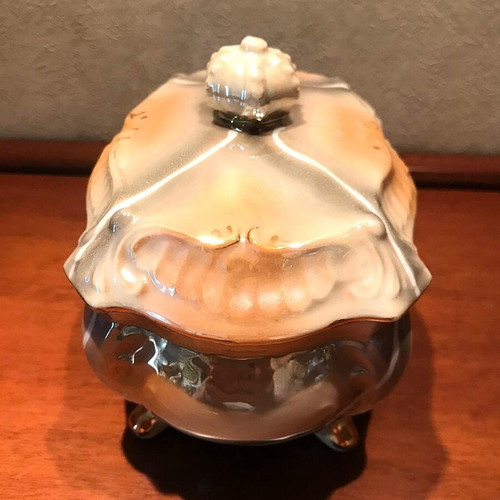 Vintage porcelain bonbonnière jewelry box used with wavy design