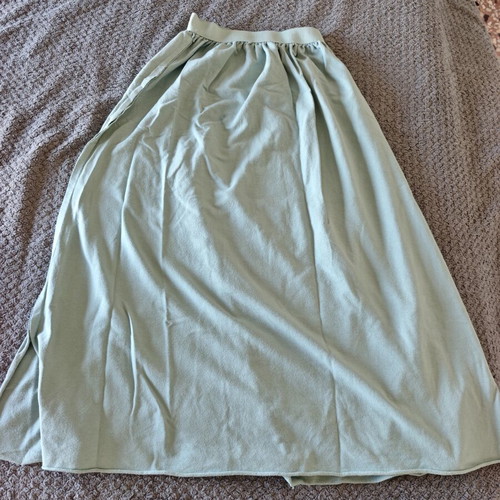 Maxi skirt with elastic waist used, pistachio green