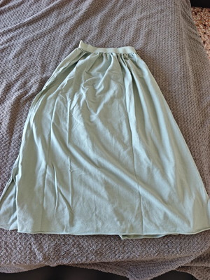 Maxi skirt with elastic waist used, pistachio green