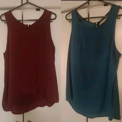 Stradivarius blouses like new, pack of 2, burgundy and green