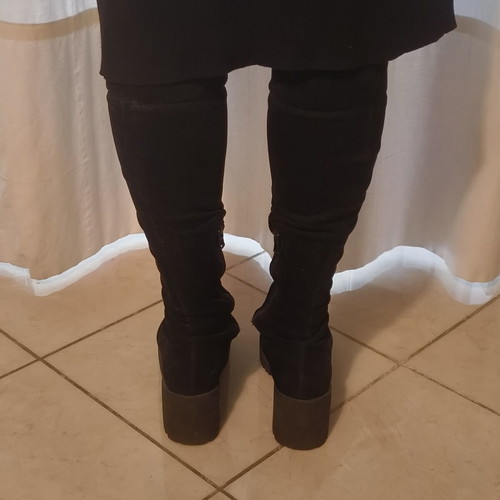 Black women's boots size 37, classic style