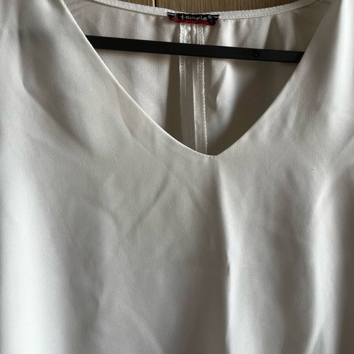 Women’s blouse one size like new, white