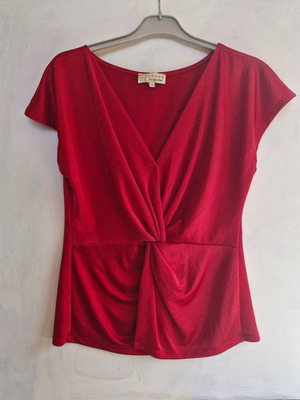 Lynne blouse red new, size 40 with draped design