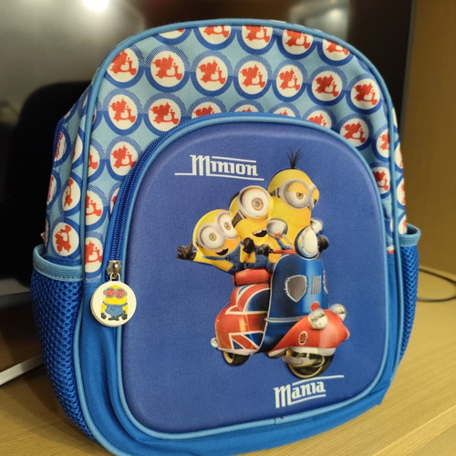Minions Preschool Bag like new with 3D front design and mesh pockets