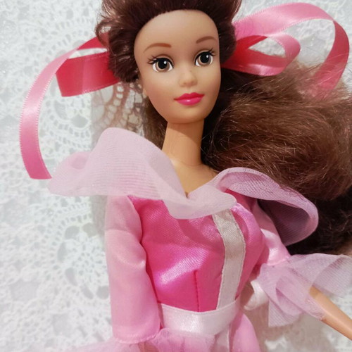 Vintage Belle doll in pink dress Mattel 1992 like new
