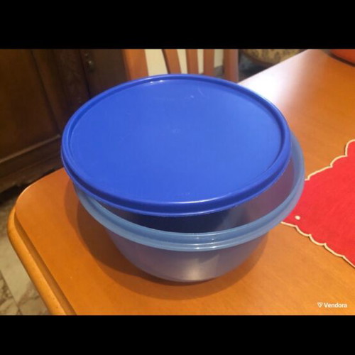Tupperware slightly used