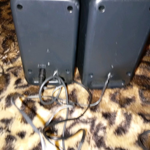 Logitech Z150 floor speakers like new