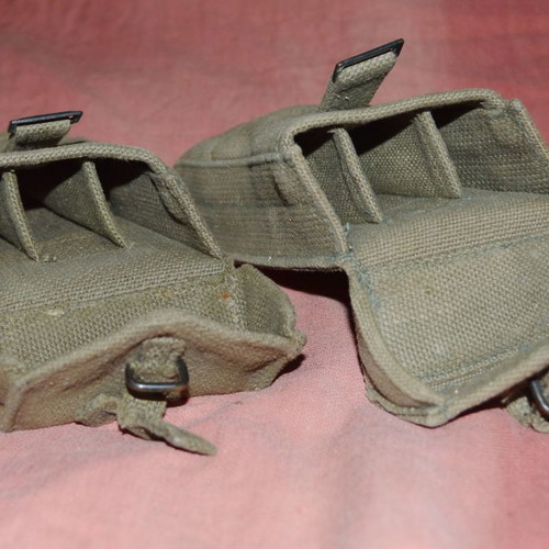 Canvas pouches of WWII for three magazines new