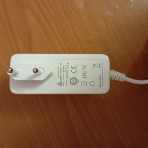 ZTE charger 12 volt 3 amp 36 watt