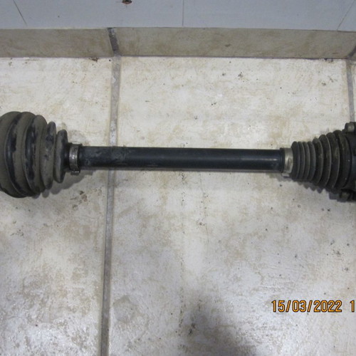Left half shaft for VW Golf 5 '05-'08 1600cc BLF in excellent condition